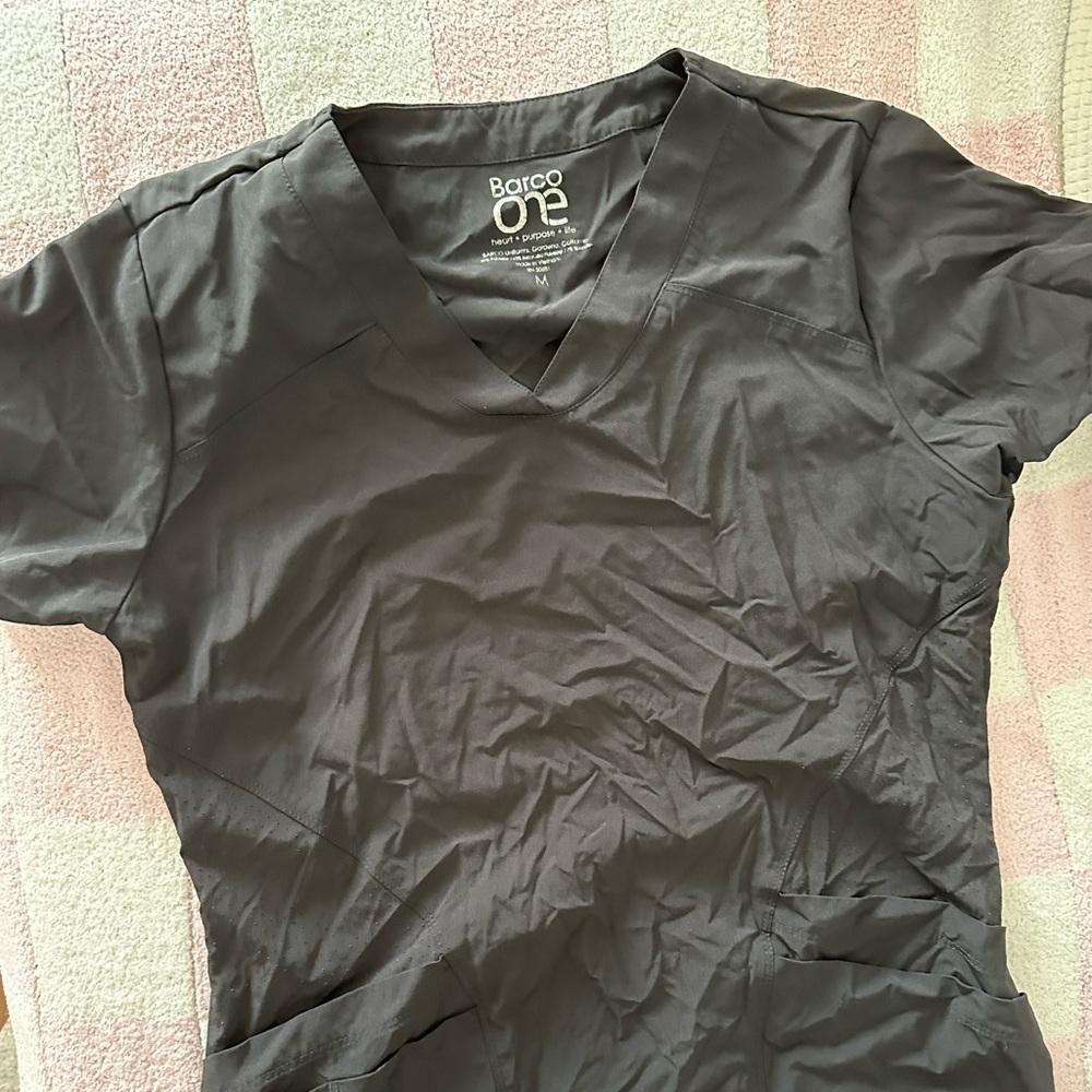 Barco Scrub Top